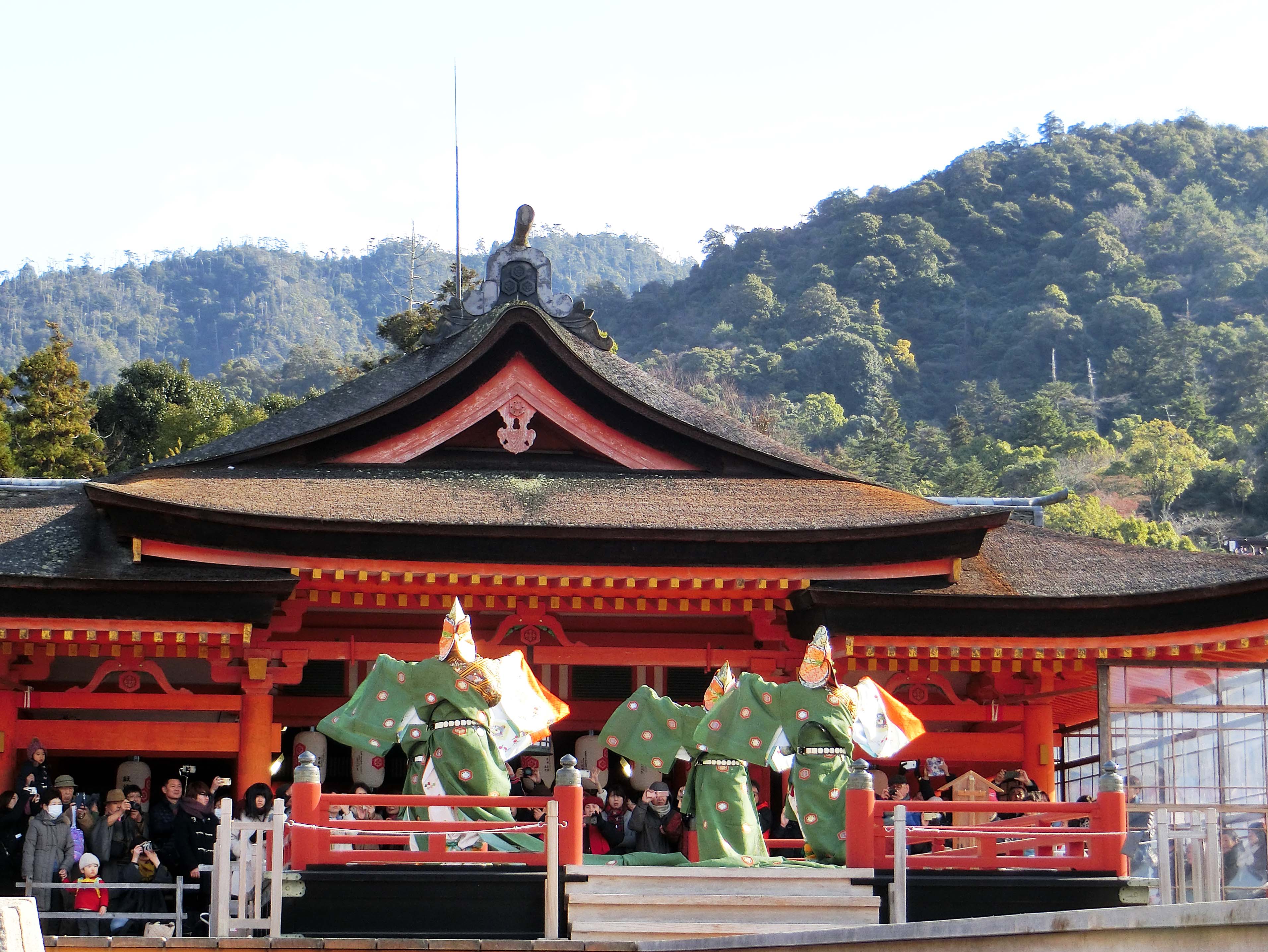 宮島の御松囃神能を見に行きました